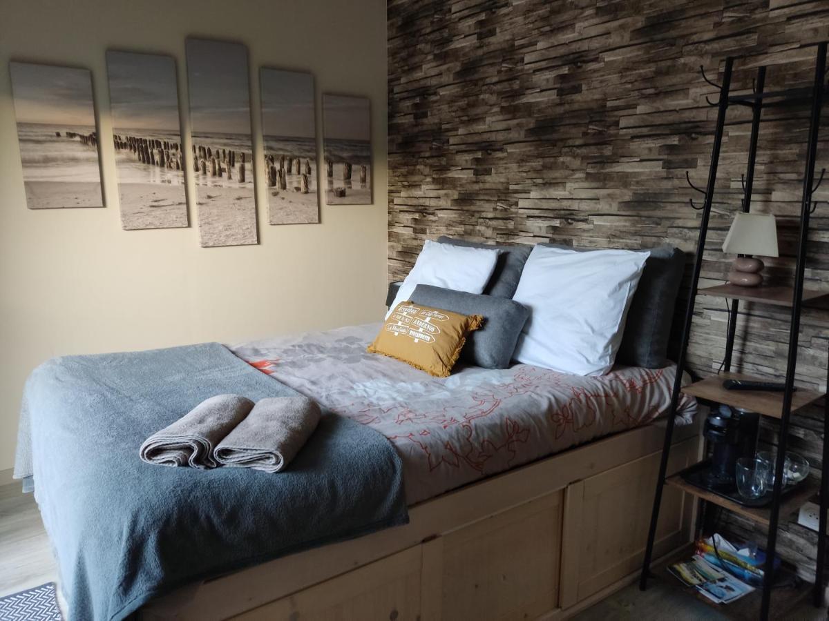 Chambre Independante Avec Piscine 居让梅斯特拉 外观 照片